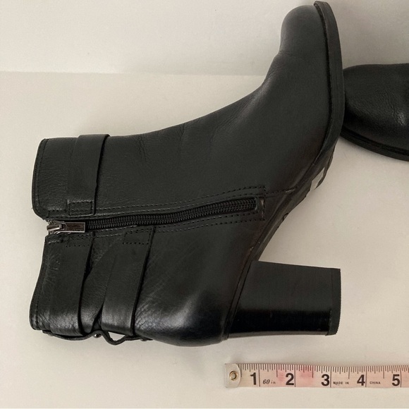 Clarks Jolissa Topaz Ankle Black Leather Boots | Size 10 - Picture 7 of 7